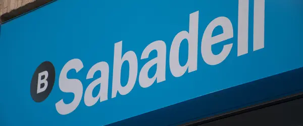 Cuatrecasas advises Banco Sabadell on selling car leasing business and forming strategic alliance with ALD Group