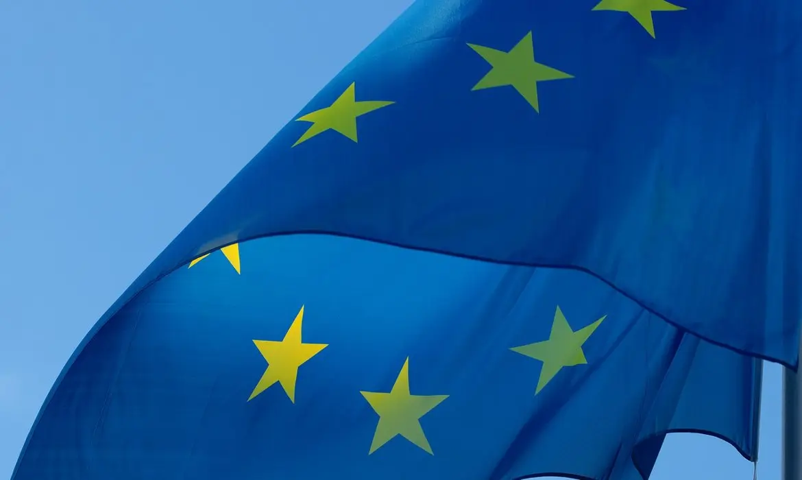 UE chega a acordo sobre tributação mínima global