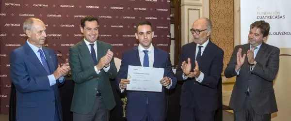 El alumno de la Universidad de Cádiz José María Vargas-Machuca recibe la I Beca Manuel Olivencia de la Fundación Cuatrecasas