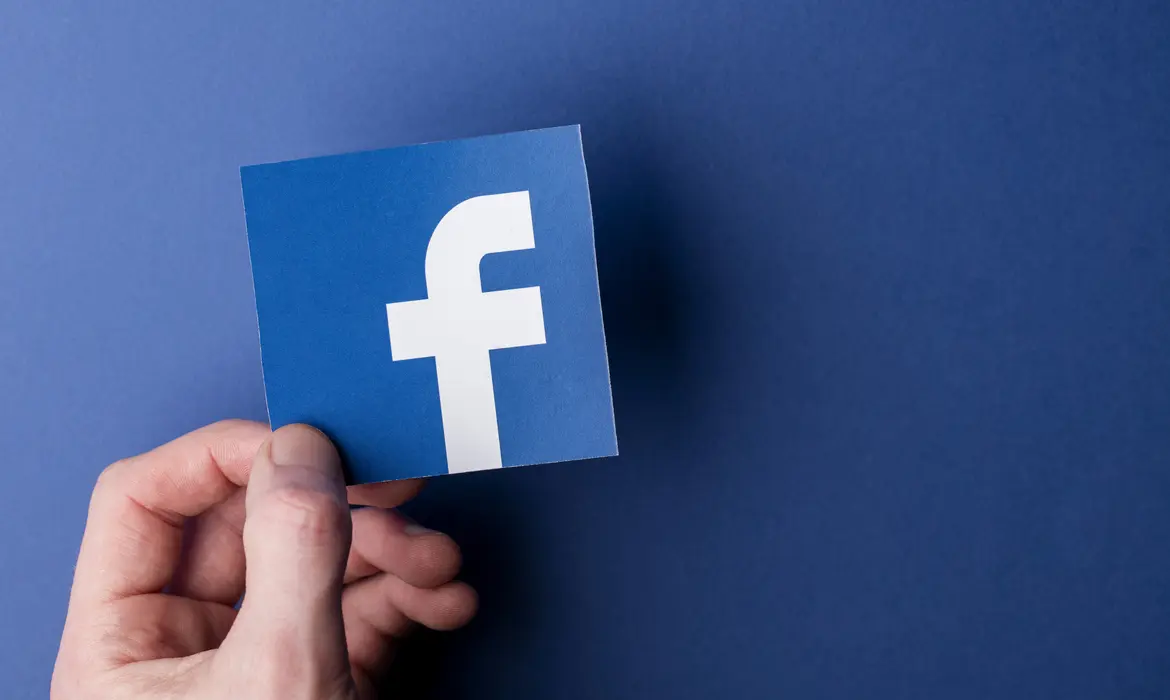 Facebook/Comisión Europea: El TG suspende dos requerimientos de información y ordena una sala de datos virtual