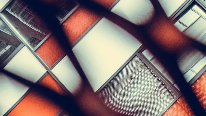 Unilateral termination of a comittment to guarantee granted on a blank promissory note