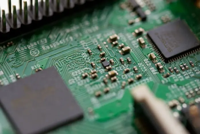La Comisión Europea inicia negociaciones sobre la Ley de Chips