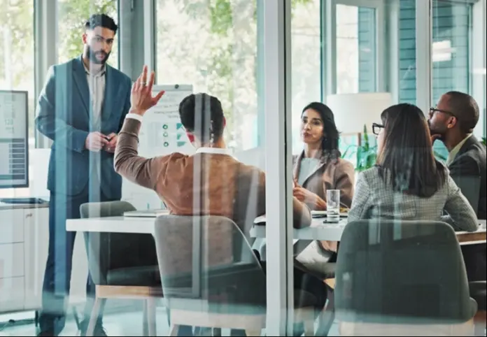 Conflicto de intereses de socios