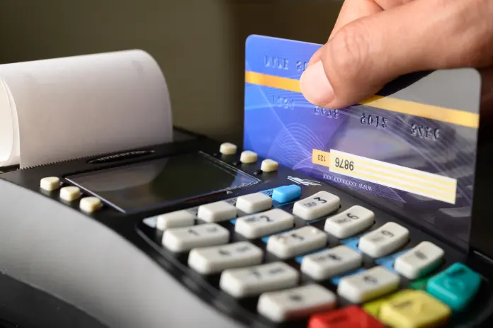 Error legislativo elimina el carácter de delito económico a hipótesis de fraude con tarjetas de pago