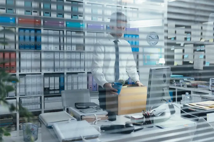 Facultad empresarial de retirar el vehículo y otros medios materiales a un liberado sindical