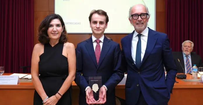 Marc Morros, de Esade Law School, primer Premio Manuel Olivencia a la Excelencia Universitaria