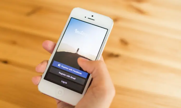 Influencer ordered to remove photos of her children from social networks