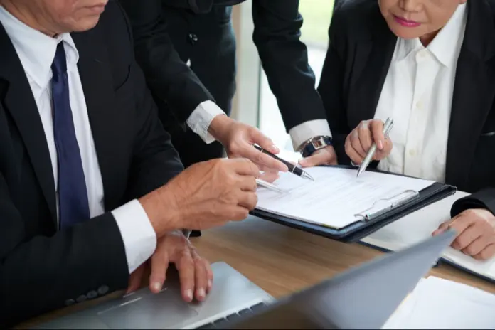 Transmisión indirecta de participaciones sociales