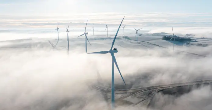 Vidrala avanza hacia la descarbonización con el suministro de energía renovable con Acciona Energía