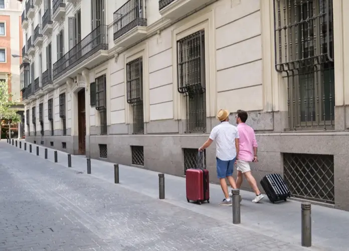 El Constitucional avala el Decreto-Ley relativo a las viviendas de uso turístico de Cataluña